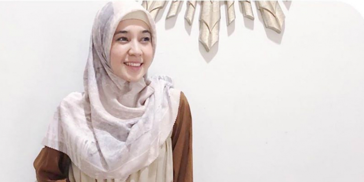 Tutorial Hijab yang Elegan dan Mewah Namun Tetap Syar’I