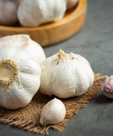 bahaya makan bawang putih mentah